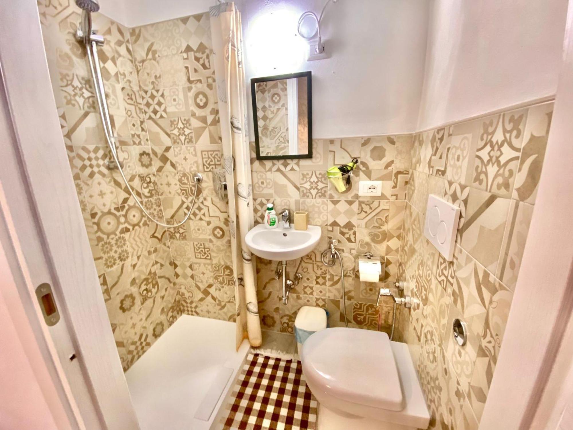 Maison Sarraj Parma Pokoj fotografie